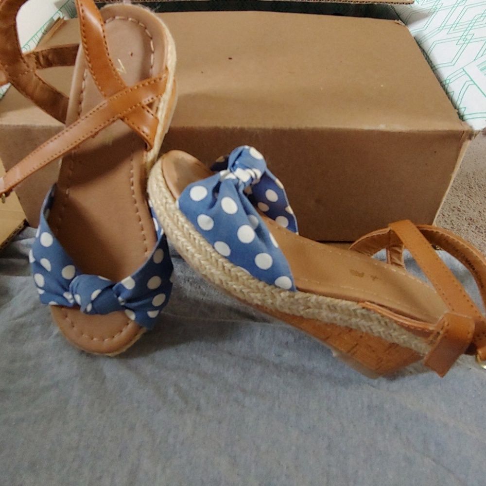 Girls wedge shoes